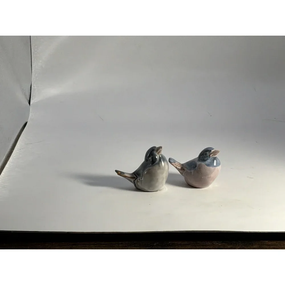 VTG Otagiri Pair Of Porcelain Finches Blue/Grey Bird Figurines Shelf Decor Japan